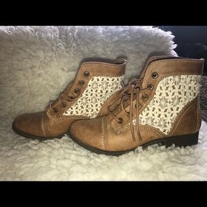 Cute Tan Ankle Booties With Lace Around Boots !